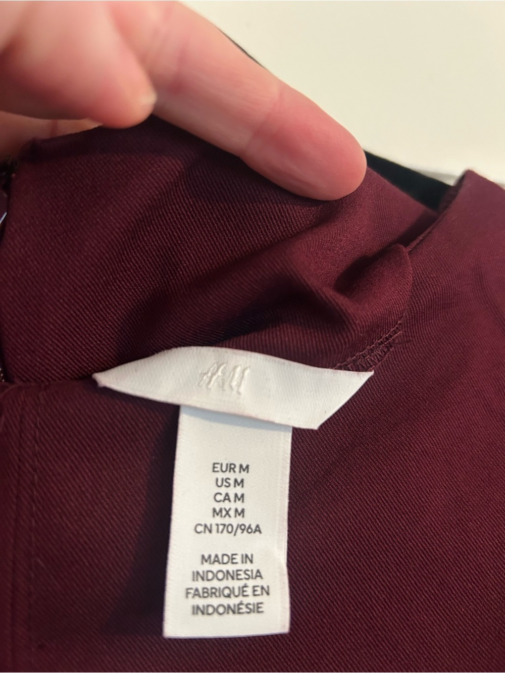NWOT H&M Twill Tapered Waist Dress Burgundy - Picture 6 of 7